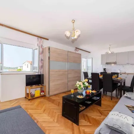 Appartamento Adriatic Heart Luxury Pirovac